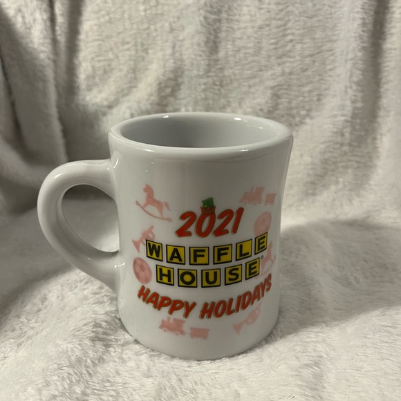 Waffle House Happy Holidays Christmas Mugs White Tuxton Ceramic - Picture 3 of 9
